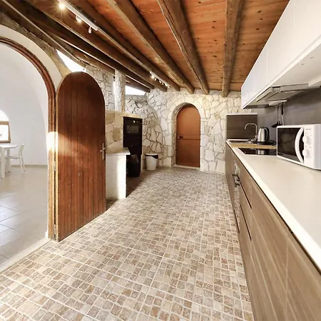 Cozy In Siracusa With Kitchen *